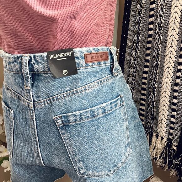 New with tags Blank NYC Distressed Denim High Waisted Cut Off Shorts - Picture 9 of 14